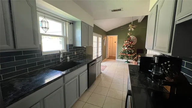$225,000 | 1808 Dolphin Drive, Seabrook, TX 77586