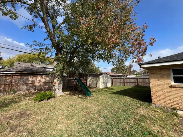 $225,000 | 1808 Dolphin Drive, Seabrook, TX 77586