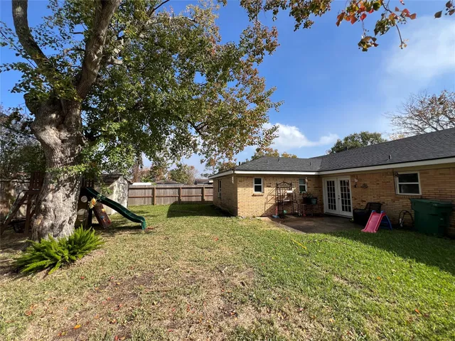 $225,000 | 1808 Dolphin Drive, Seabrook, TX 77586