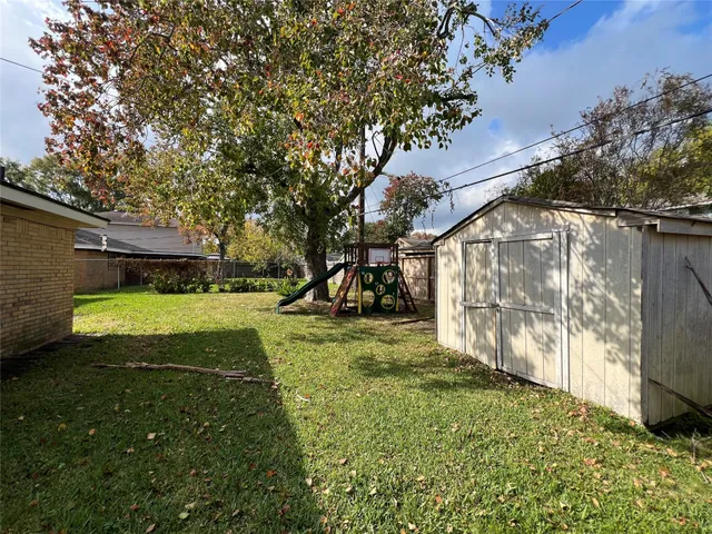 $225,000 | 1808 Dolphin Drive, Seabrook, TX 77586