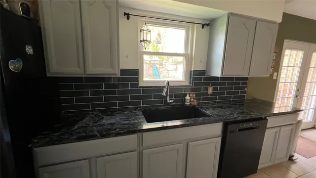 $225,000 | 1808 Dolphin Drive, Seabrook, TX 77586