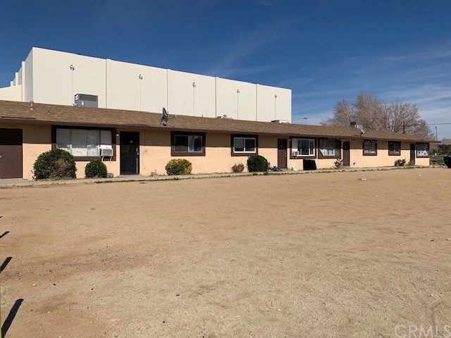 13401 Navajo Road, Unit 14 Apple Valley, CA 92308 - Photo 1 of 1 Gallery Image 1