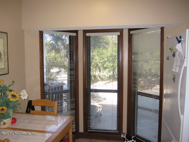 2003 Seminole Road Atlantic Beach, FL 32233 - Photo 9 of 17 Breakfast Nook