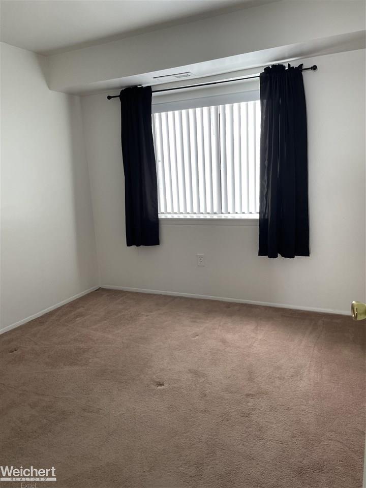 27374 Evergreen Road, Unit 4 Lathrup Village, MI 48076 - Photo 10 of 11