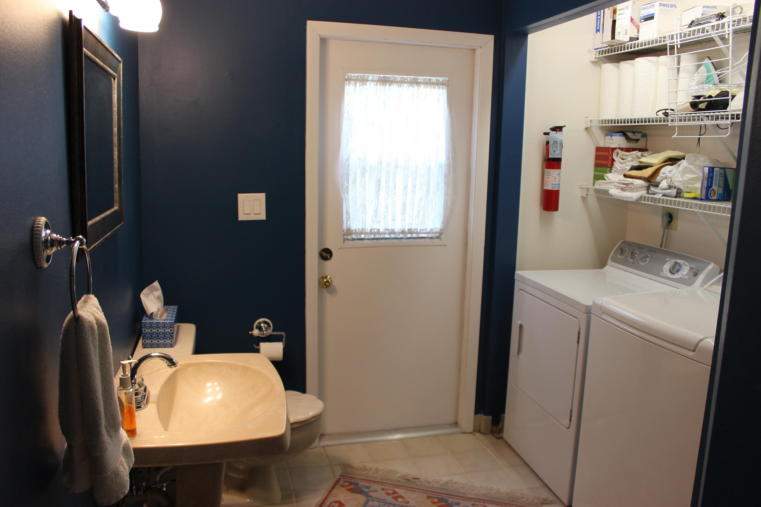 5088 Pointe Alexis Boca Raton, FL 33431 - Photo 18 of 27 1/2 BATH/ LAUNDRY