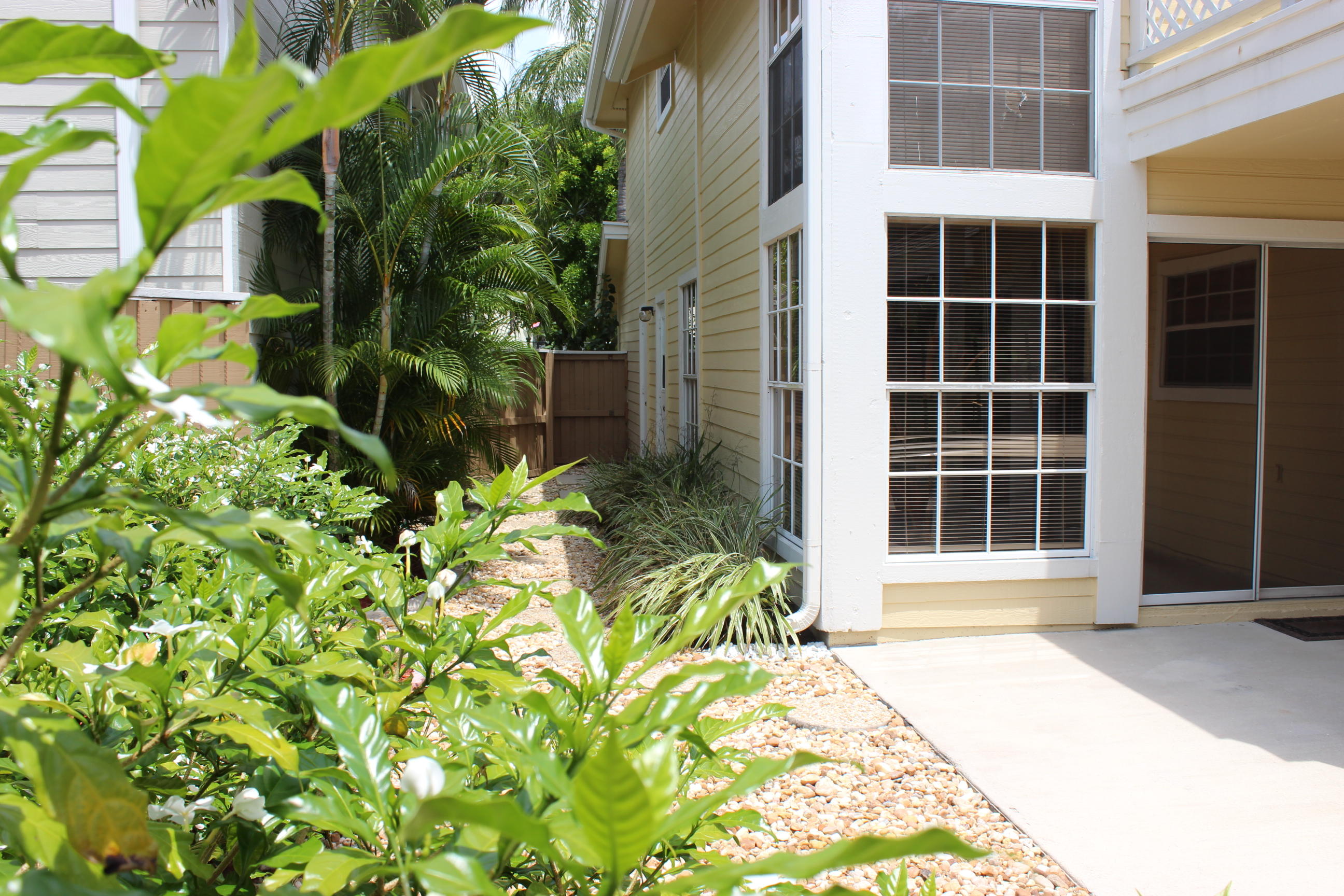 5088 Pointe Alexis Boca Raton, FL 33431 - Photo 20 of 27 BACKYARD