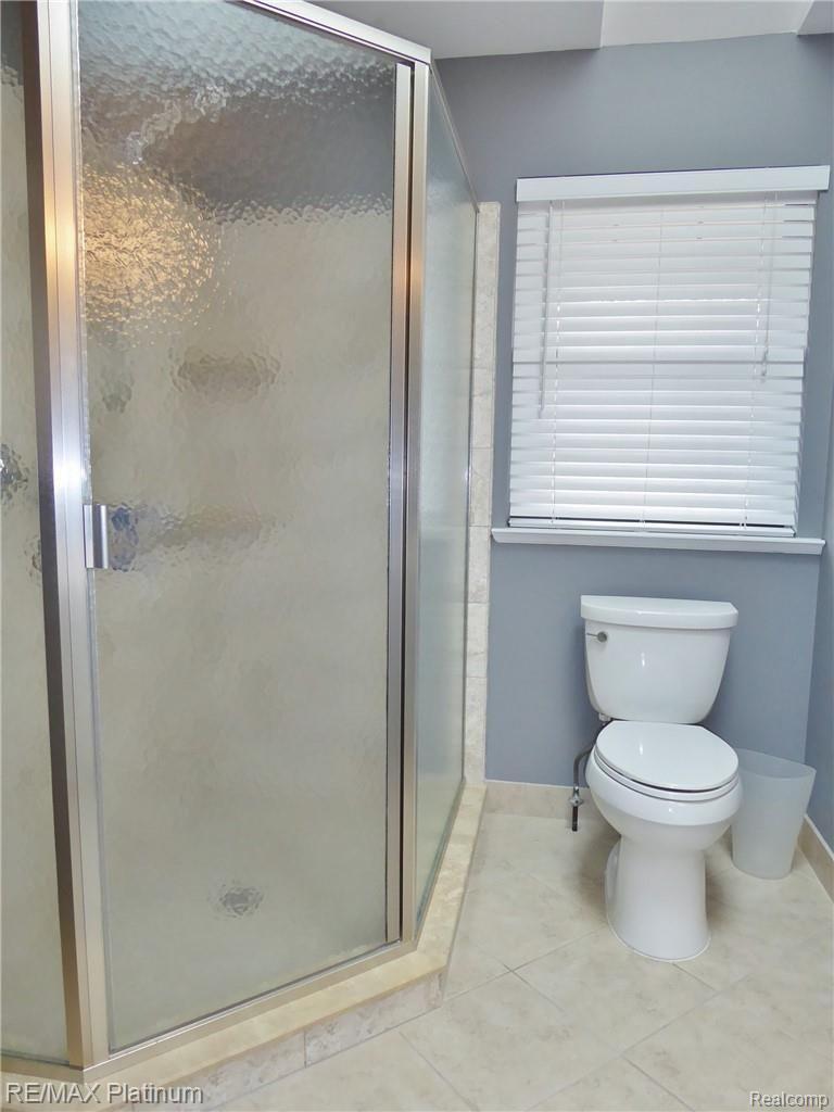 7239 Westchester Road West Bloomfield, MI 48322 - Photo 15 of 20 Master Bathroom