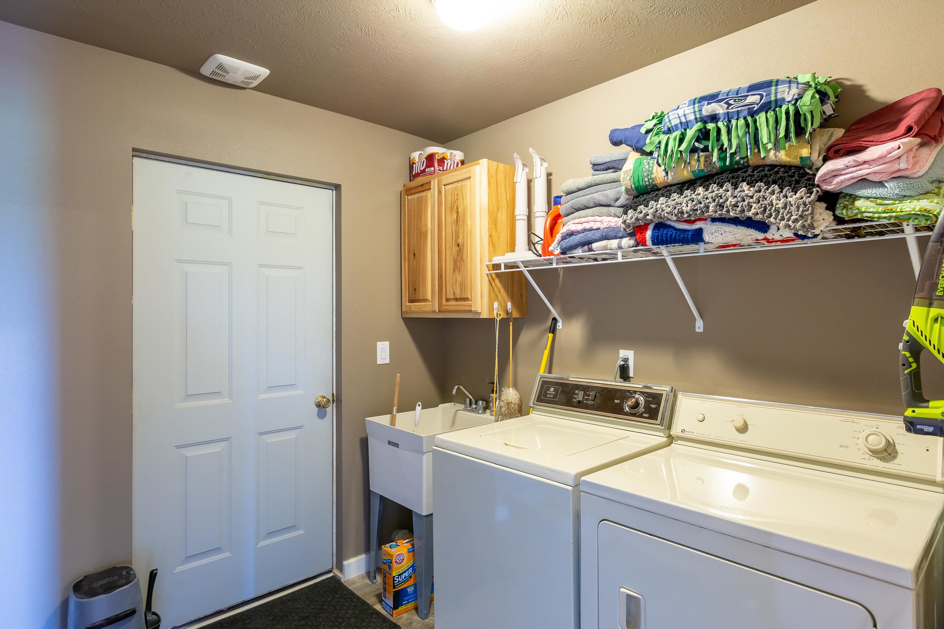 8808 South Hayford Road Cheney, WA 99004 - Photo 18 of 38