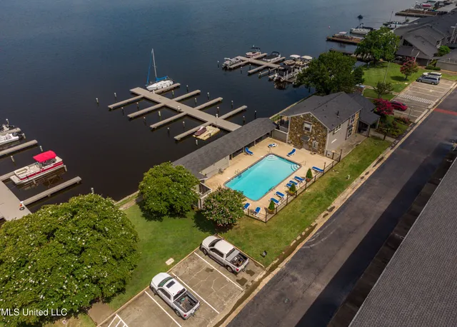 $395,000 | 62 Breakers Lane, Ridgeland, MS 39157