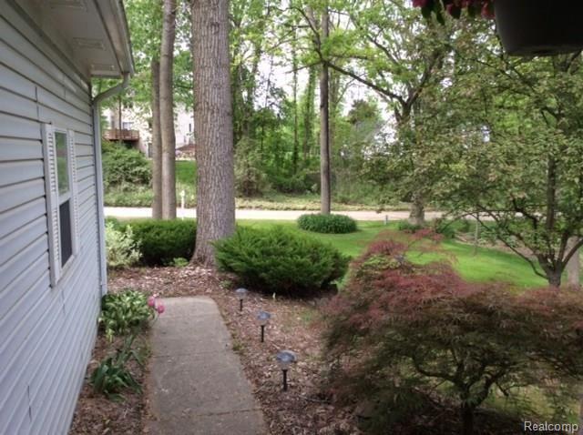 7140 Cowell Road Brighton, MI 48116 - Photo 3 of 21 Cowell18.jpg