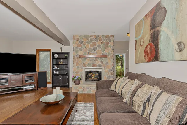 $725,000 | 520 Bald Knob Road, Johnsburg, IL 60051