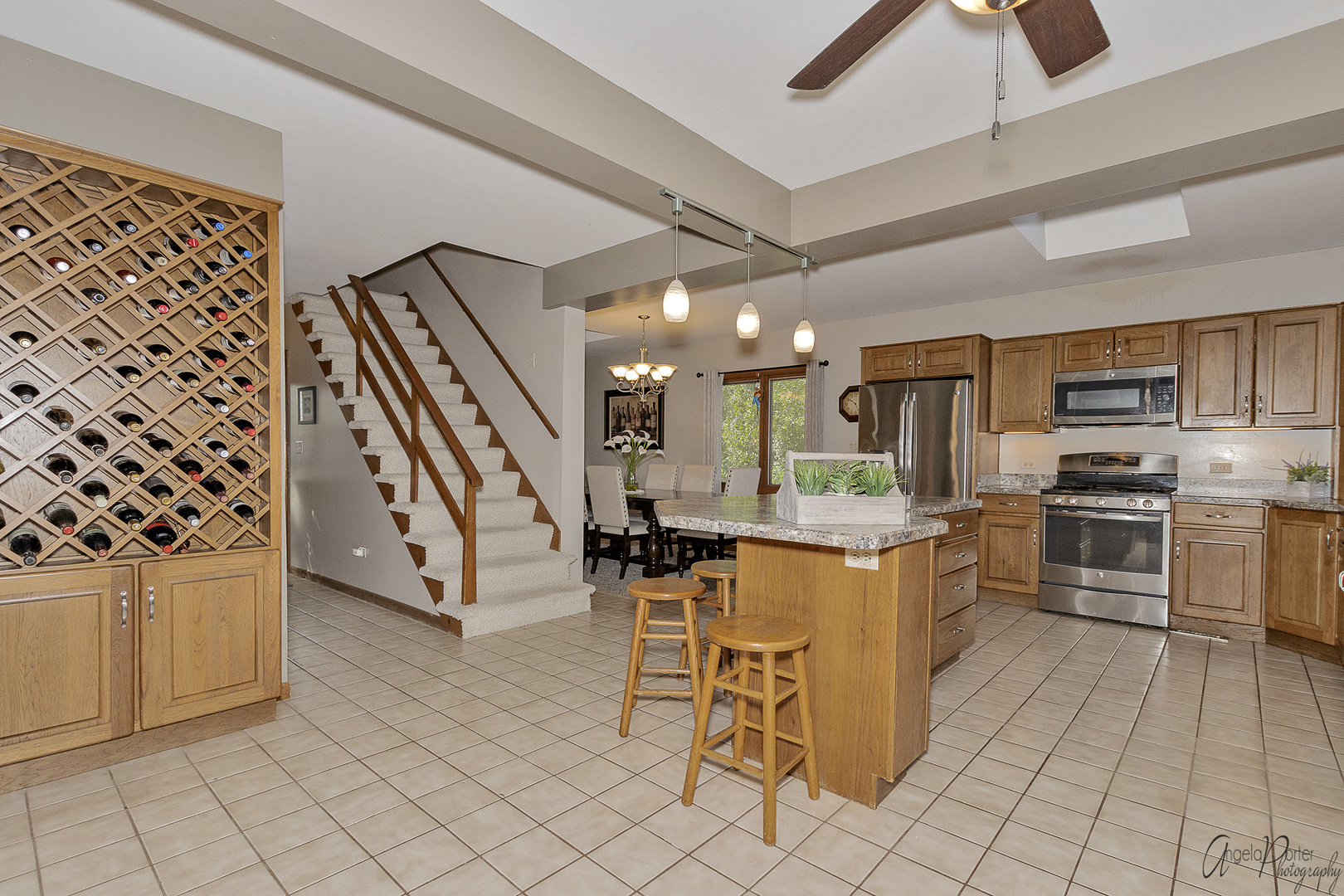 520 Bald Knob Road Johnsburg, IL 60051 - Photo 20 of 53 a kitchen with granite countertop a refrigerator and a stove