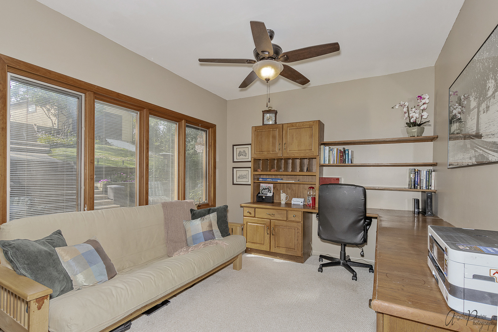 520 Bald Knob Road Johnsburg, IL 60051 - Photo 23 of 53 a living room with furniture
