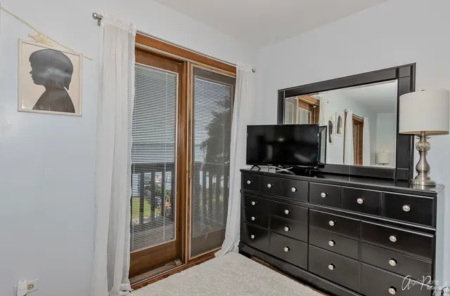 $725,000 | 520 Bald Knob Road, Johnsburg, IL 60051