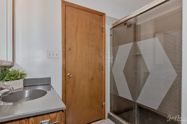 $725,000 | 520 Bald Knob Road, Johnsburg, IL 60051