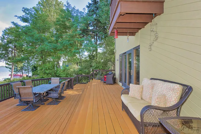 $725,000 | 520 Bald Knob Road, Johnsburg, IL 60051