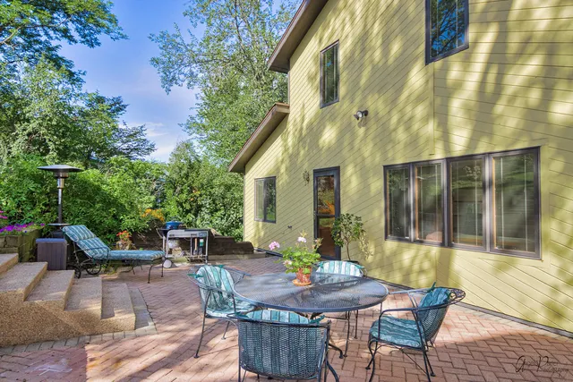 $725,000 | 520 Bald Knob Road, Johnsburg, IL 60051