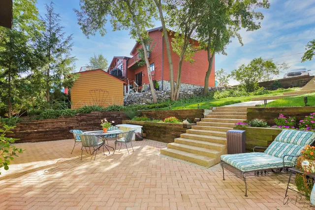 $725,000 | 520 Bald Knob Road, Johnsburg, IL 60051