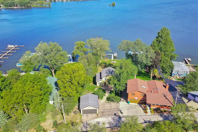 $725,000 | 520 Bald Knob Road, Johnsburg, IL 60051