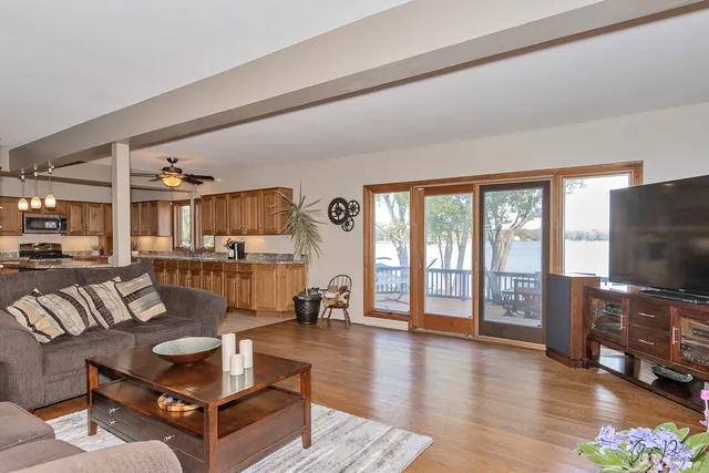 $725,000 | 520 Bald Knob Road, Johnsburg, IL 60051