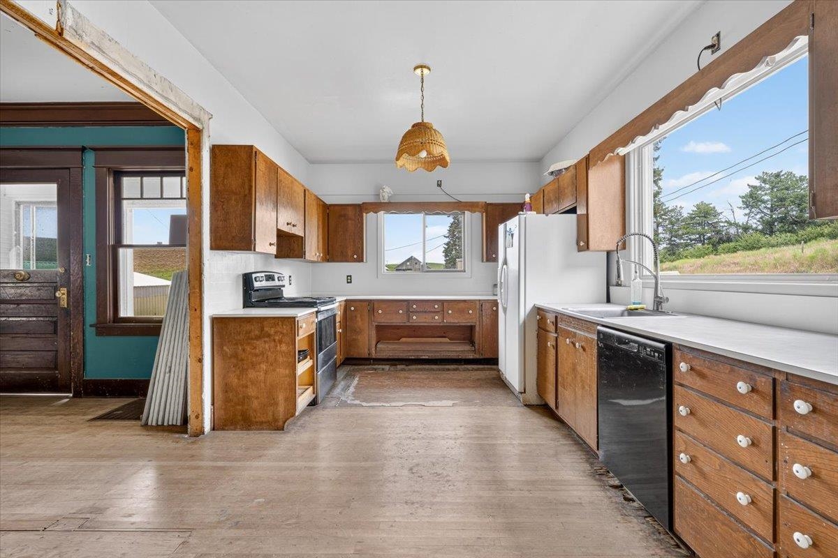 19250 Limestone Road Davenport, WA 99122 - Photo 12 of 46
