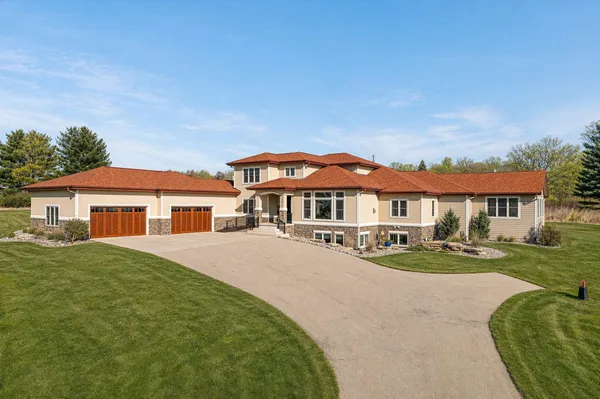 $1,900,000 | 7598 Driftless Rdg Way, Verona, WI 53593