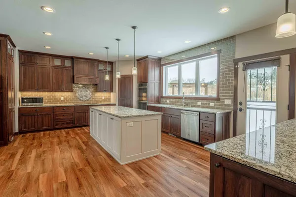 $2,000,000 | 7598 Driftless Rdg Way, Verona, WI 53593