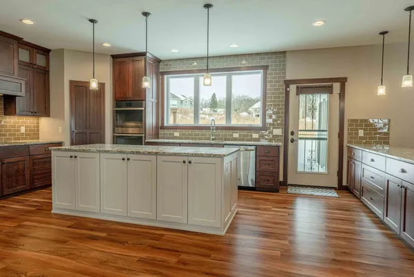 $2,000,000 | 7598 Driftless Rdg Way, Verona, WI 53593