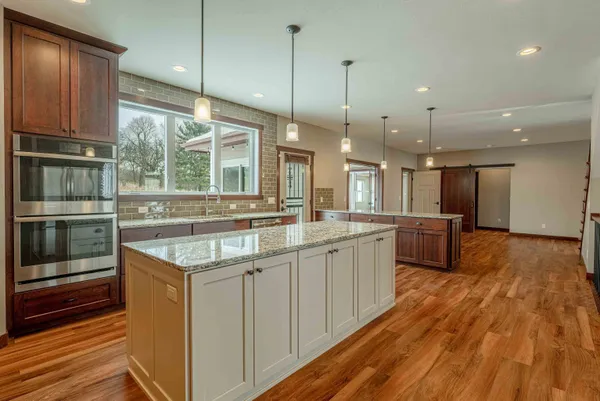 $2,000,000 | 7598 Driftless Rdg Way, Verona, WI 53593