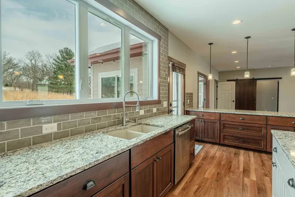 $2,000,000 | 7598 Driftless Rdg Way, Verona, WI 53593