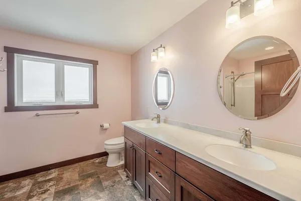 $2,000,000 | 7598 Driftless Rdg Way, Verona, WI 53593