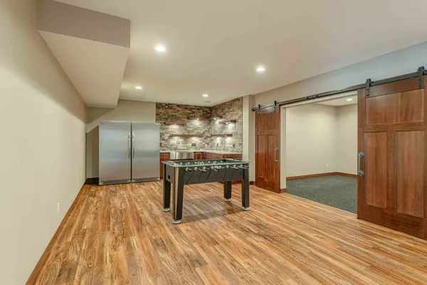 $2,000,000 | 7598 Driftless Rdg Way, Verona, WI 53593