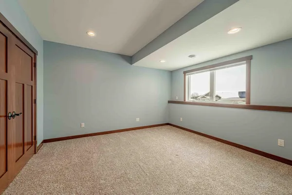 $2,000,000 | 7598 Driftless Rdg Way, Verona, WI 53593