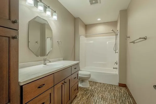 $2,000,000 | 7598 Driftless Rdg Way, Verona, WI 53593