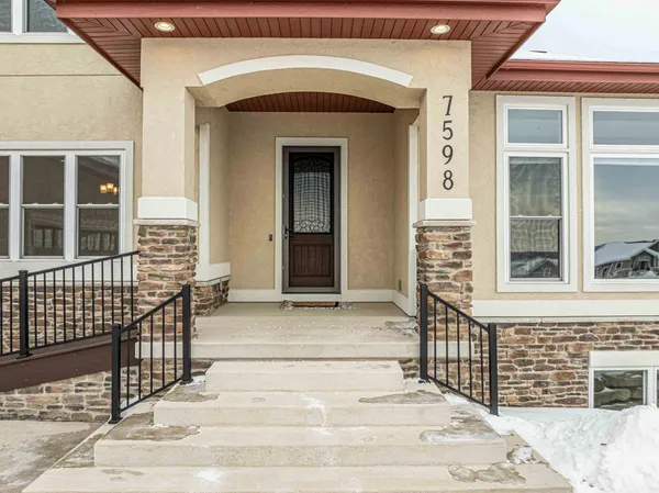 $2,000,000 | 7598 Driftless Rdg Way, Verona, WI 53593