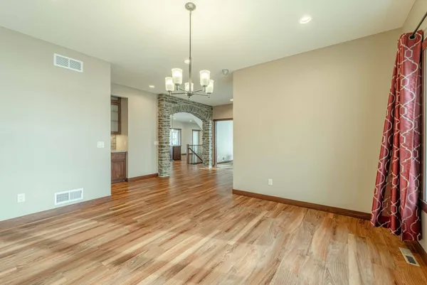 $2,000,000 | 7598 Driftless Rdg Way, Verona, WI 53593