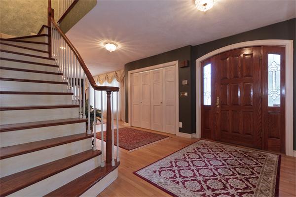 14 Apache Trail Arlington, MA 02474 - Photo 4 of 29 a view of entryway