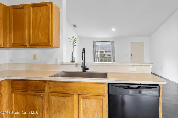 $2,000 | 1091 Slocum Street Northwest, Palm Bay, FL 32907