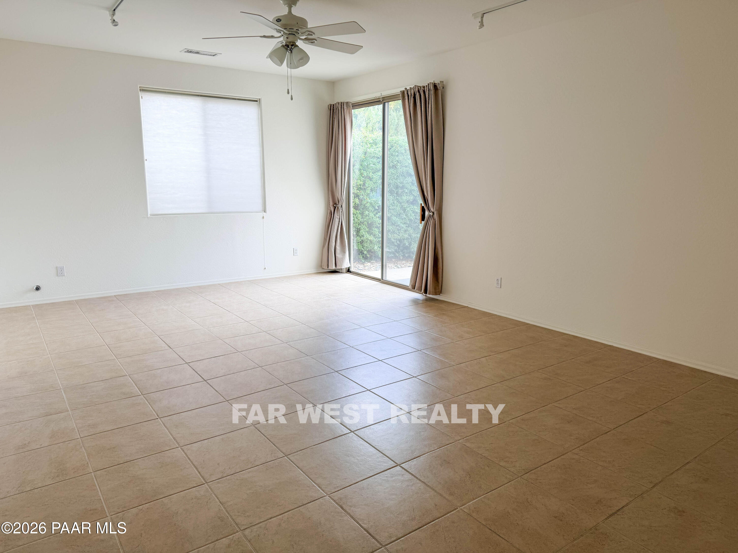 7106 Lynx Wagon Road Prescott Valley, AZ 86314 - Photo 12 of 15 Living Room View 3-watermarked