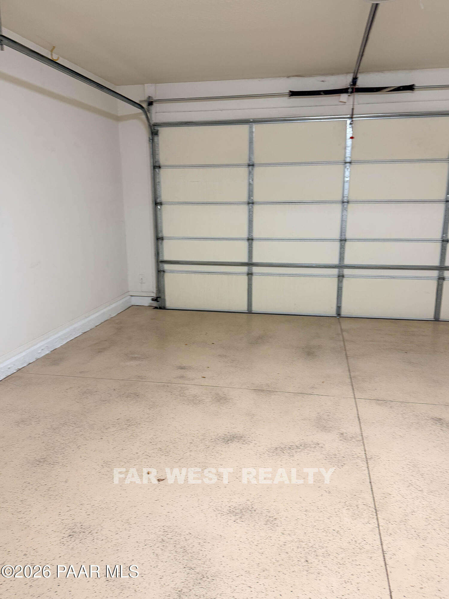 7106 Lynx Wagon Road Prescott Valley, AZ 86314 - Photo 4 of 15 Garage-watermarked