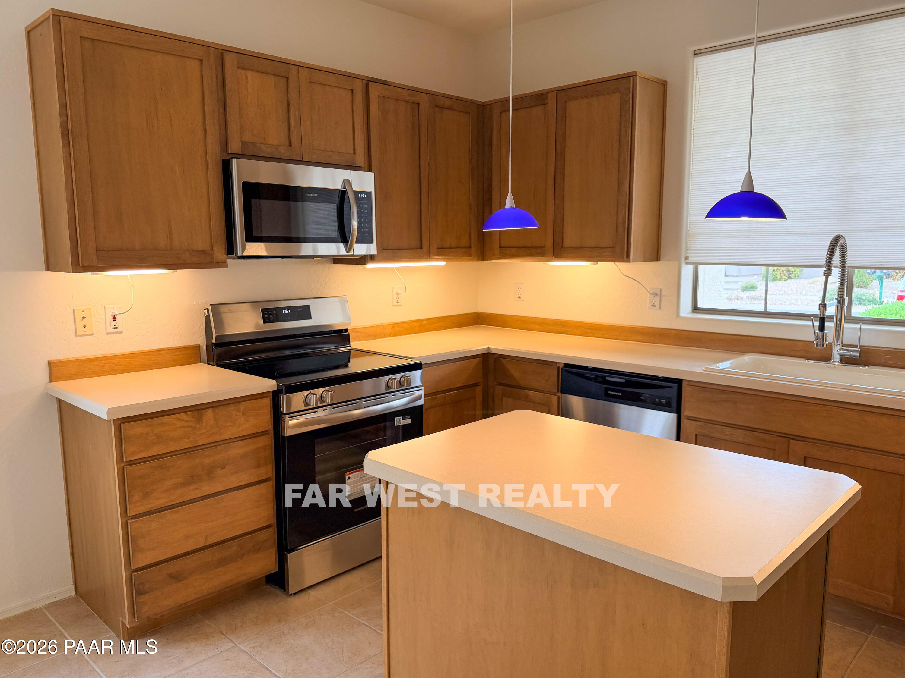 7106 Lynx Wagon Road Prescott Valley, AZ 86314 - Photo 9 of 15 Kitchen View 3-watermarked