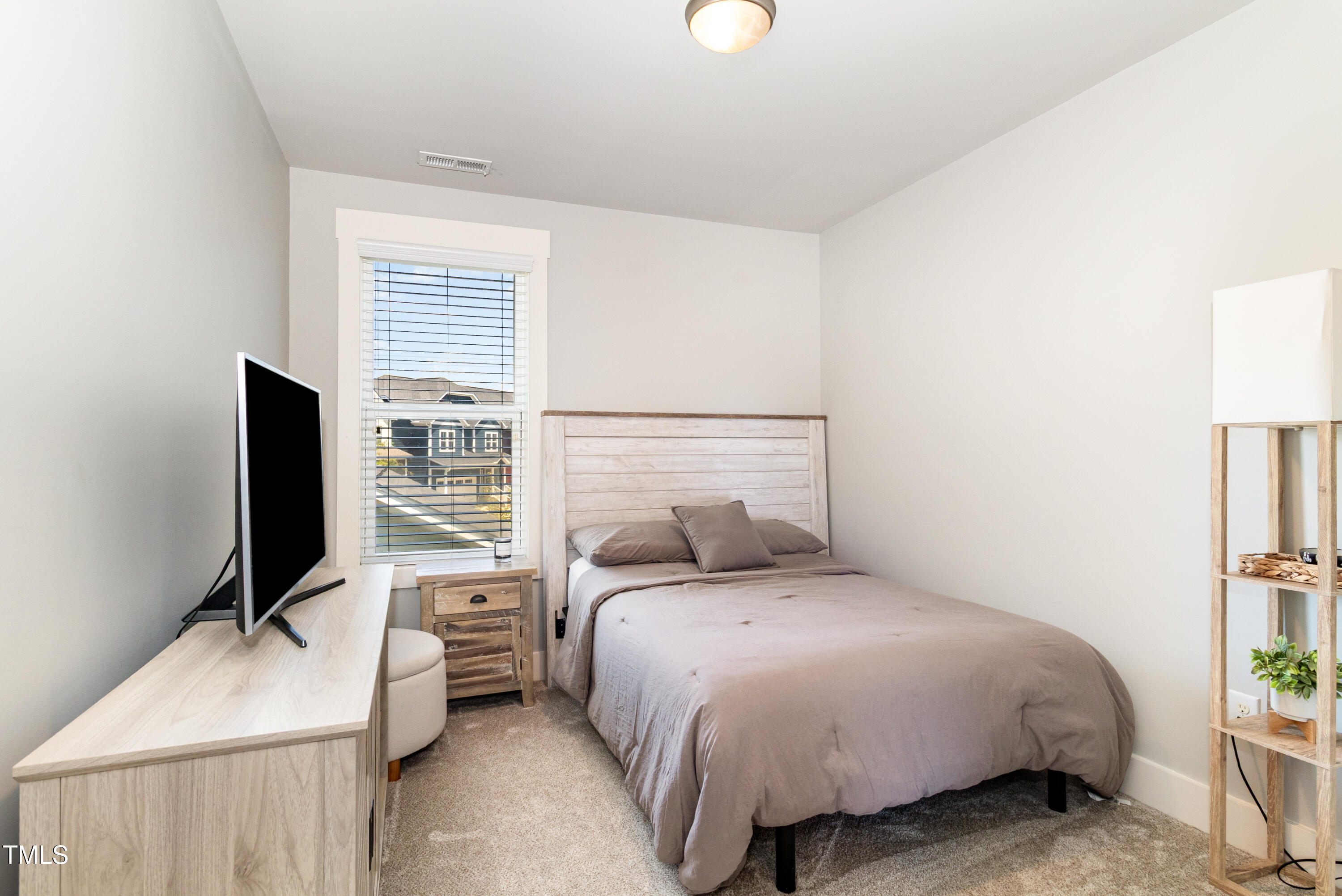 656 Granite Mill Boulevard Chapel Hill, NC 27516 - Photo 13 of 19 014_file_650