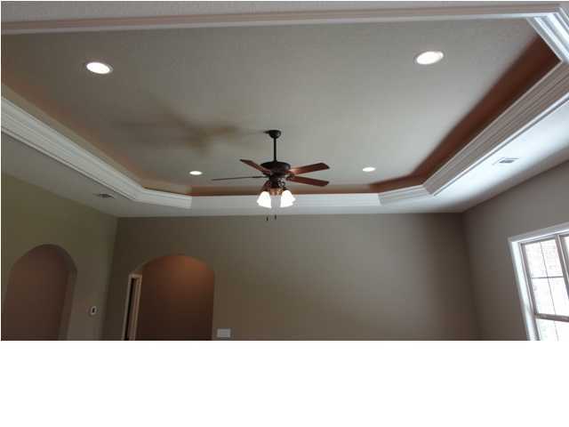 4644 Hermosa Road Crestview, FL 32539 - Photo 8 of 30 a picture of a living room