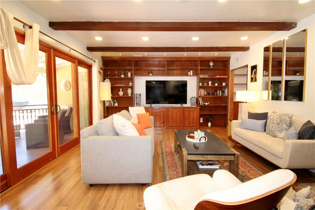 4968 Reforma Road Woodland Hills, CA 91364 - Photo 11 of 25