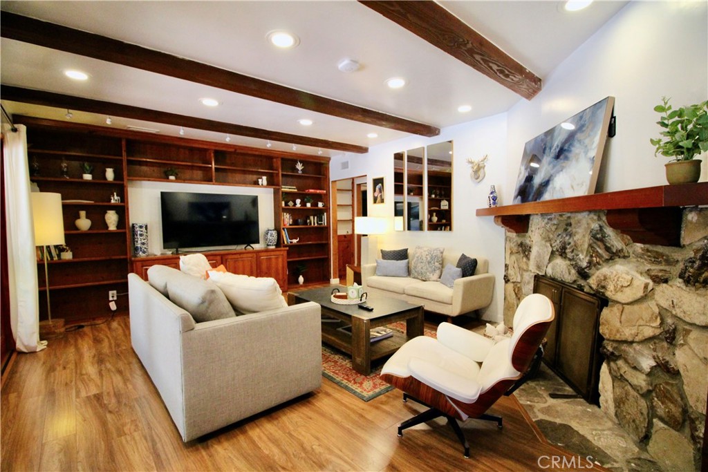 4968 Reforma Road Woodland Hills, CA 91364 - Photo 3 of 25