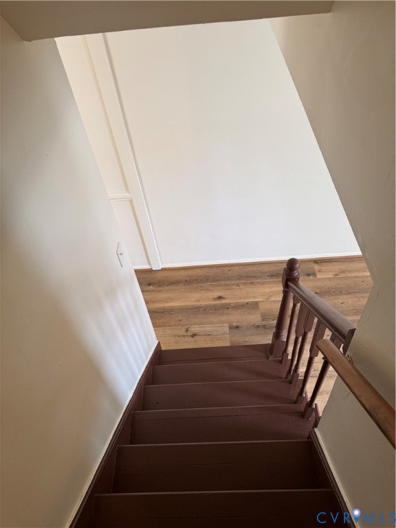 419 Roxana Road Henrico, VA 23075 - Photo 8 of 17 Staircase with painted treads and a coordinating w