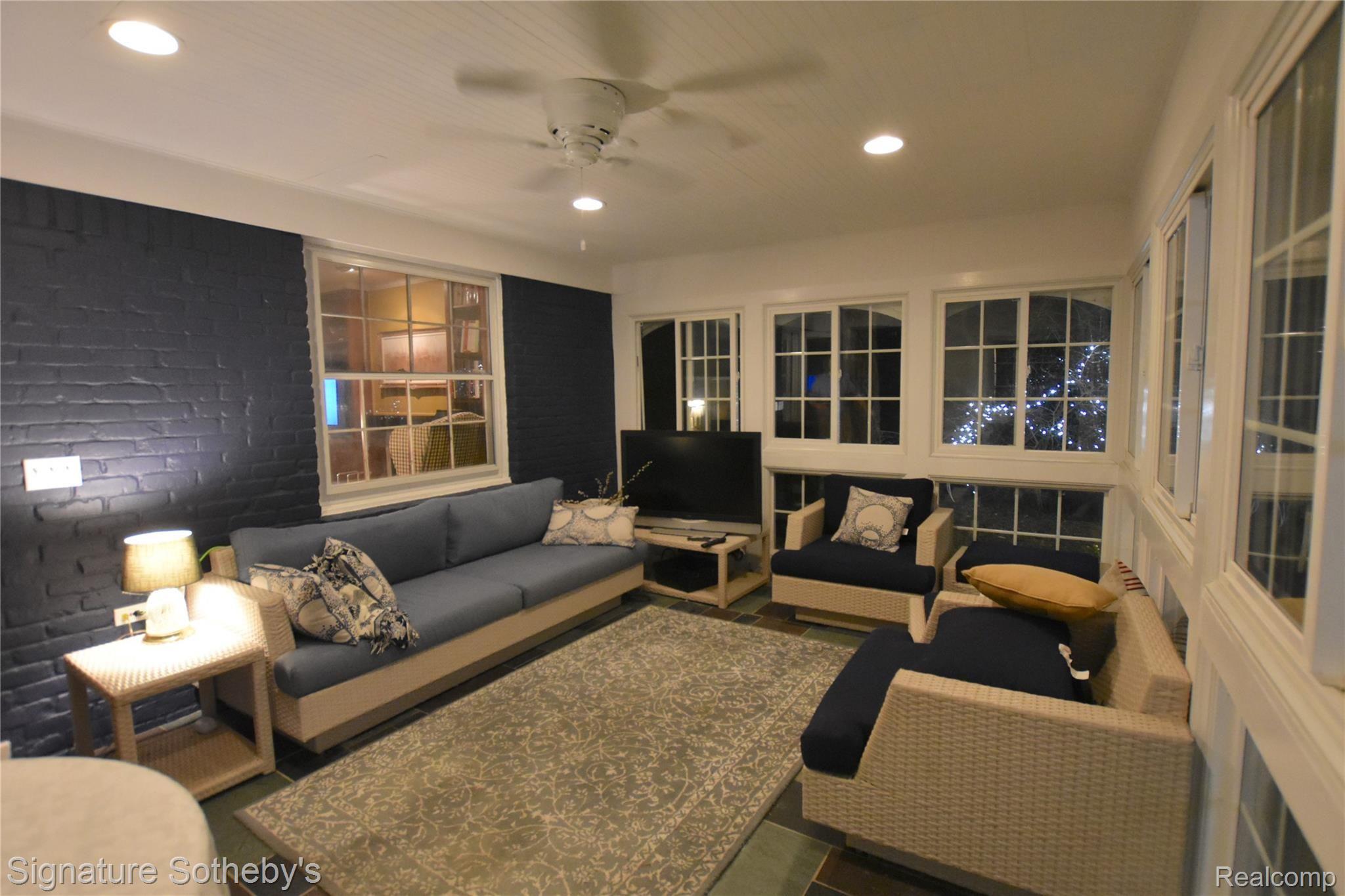 275 Hamilton Road Bloomfield Hills, MI 48301 - Photo 13 of 47 DSC-0058.JPG