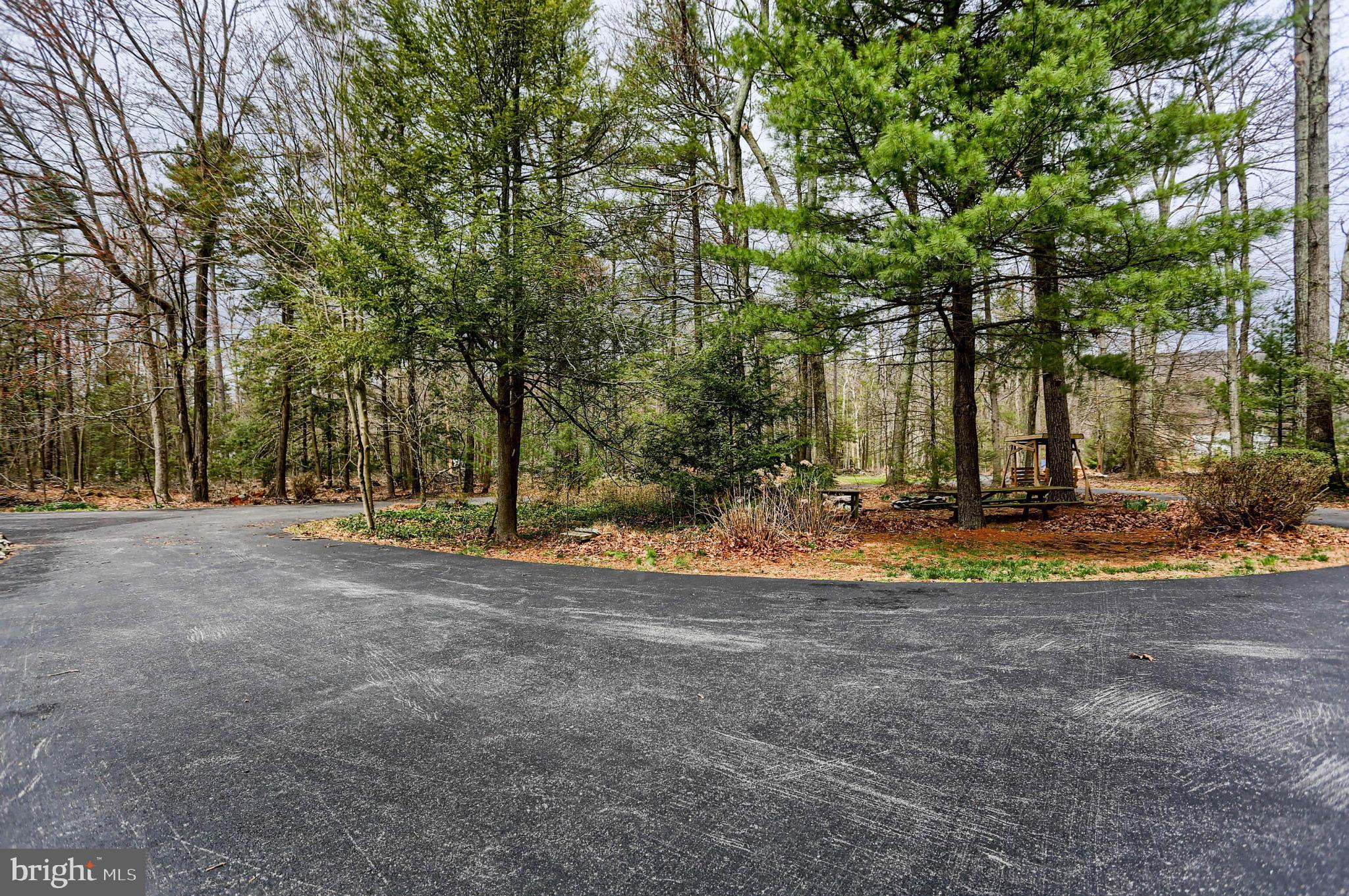 259 Buchanan Valley Road Orrtanna, PA 17353 - Photo 15 of 30 Circular Driveway