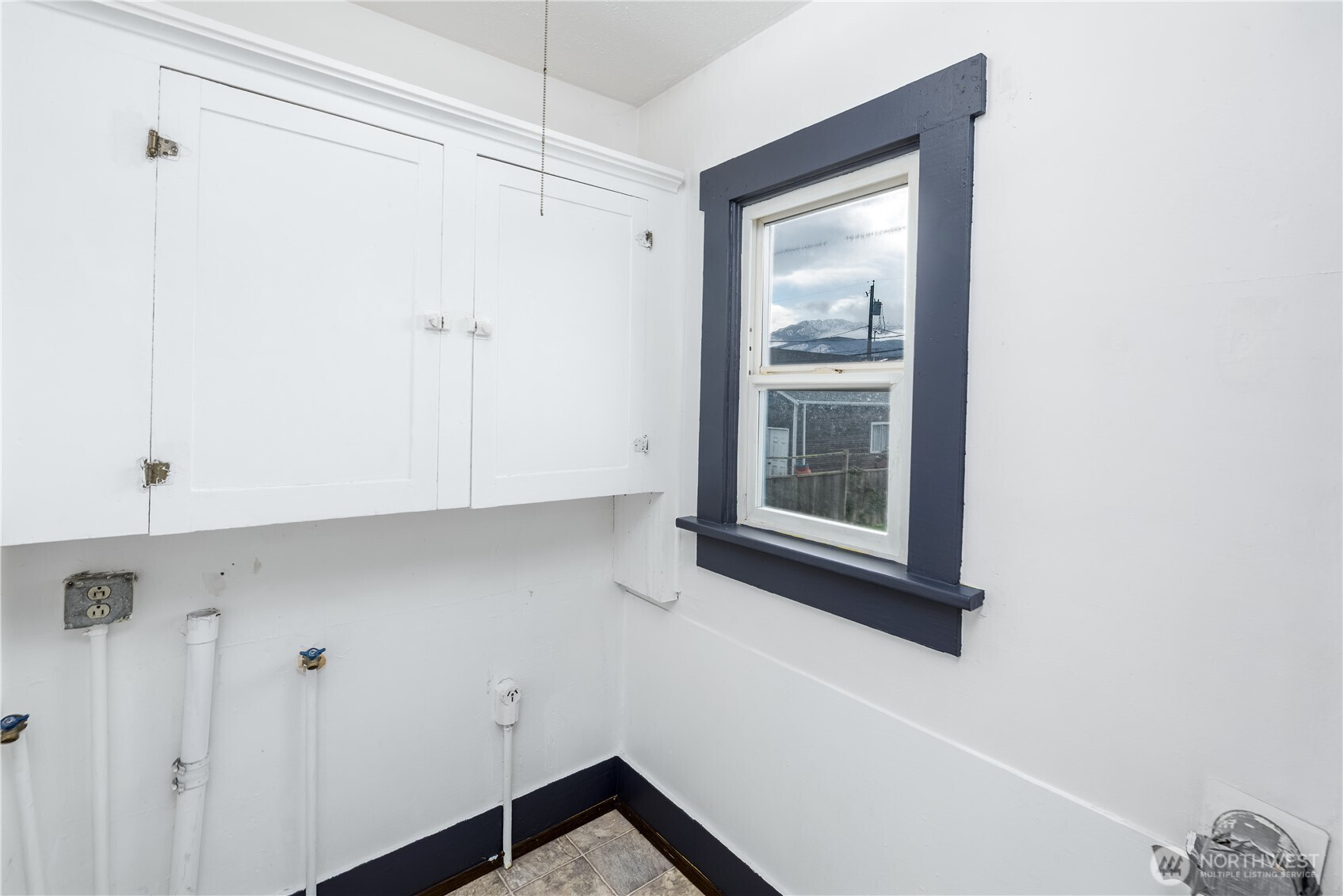 734 West 4th Street Port Angeles, WA 98363 - Photo 13 of 28