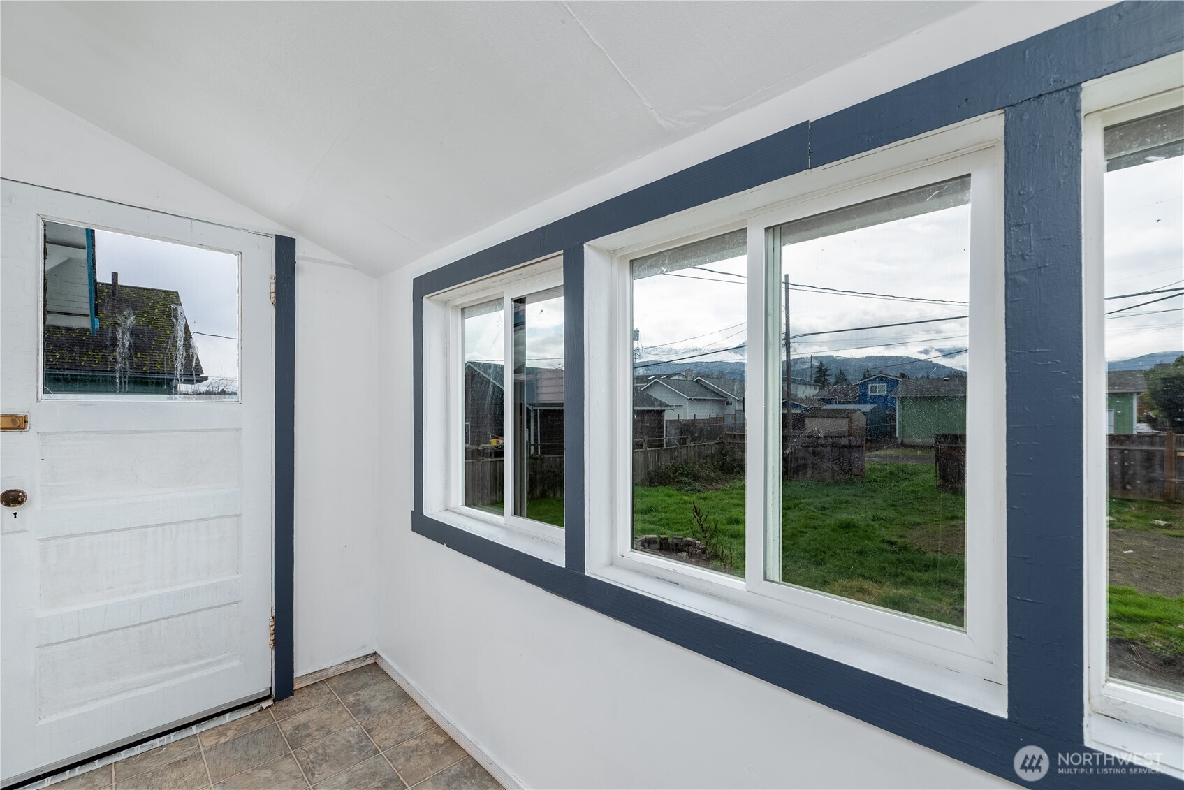 734 West 4th Street Port Angeles, WA 98363 - Photo 17 of 28